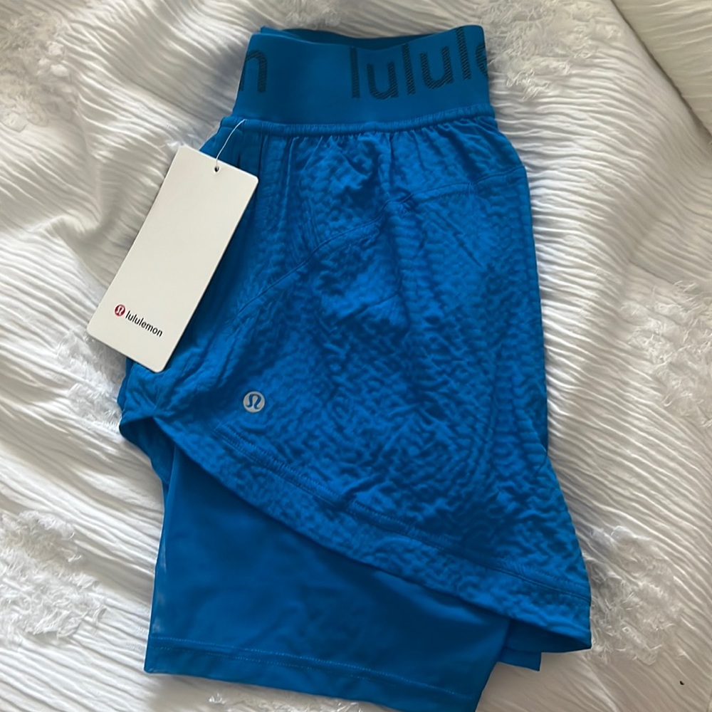 NWT Lululemon Logo Waistband HR Train Short